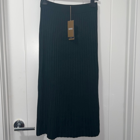 Brand New NWT Boss Fenova Rib Skirt - Picture 4 of 6